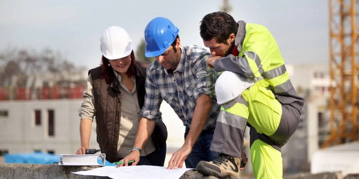 how to dress for construction management