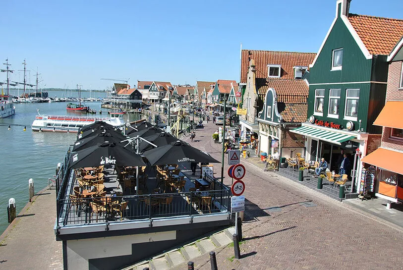 parasols cafe de boer volendam1