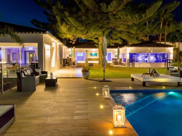 avh r4727215 image.jpg