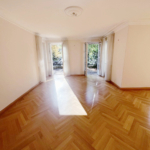 Blick aus dem Wohnzimmer in den Garten