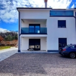 1678962690 malinska okolica samostojeca kuca s okucnicom pogled na more 50