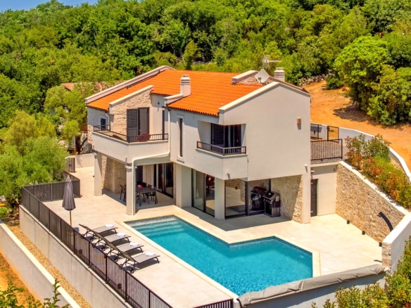 1695901867 risika kuca prodaja 02