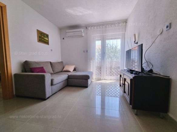 1720687876 malinska kuca s 3 stana na vrlo dobroj lokaciji prodaja 13