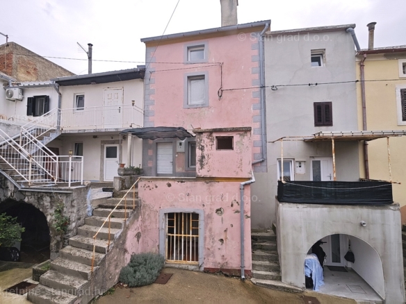 1728467035 baska okolica prodaja kamene kuce na mirnoj lokaciji 08