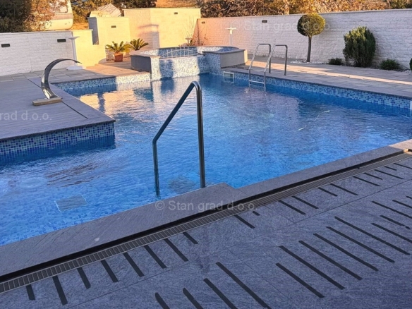 1731413549 krk okolica luksuzna villa s bazenom na mirnoj lokaciji prodaja 01