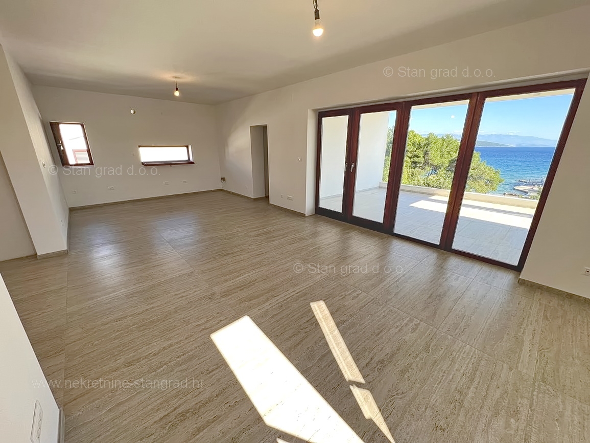 1742214224_krk_penthouse_u_neposrednoj_blizini_mora_s_panoramskim_pogledom_prodaja_13