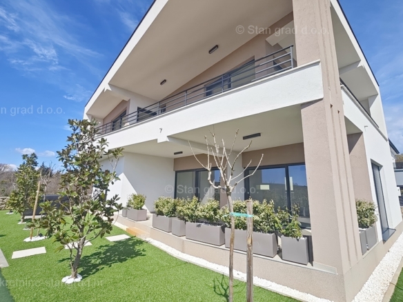 1743081338 krk okolica nova moderna villa s panoramskim pogledom i bazenom prodaja 12