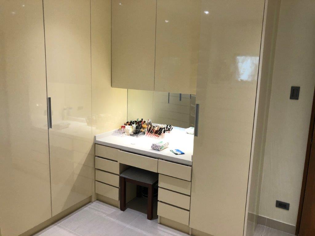 14-En-Suite-Dressing-Room-1-1