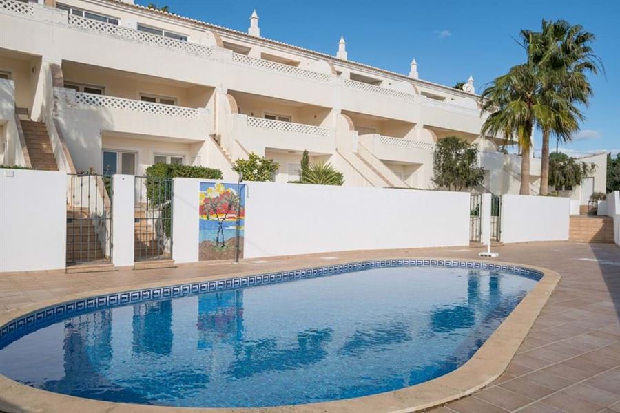 1-1-f4c4b70b-12aa-4130-8a8e-76f599a28b55