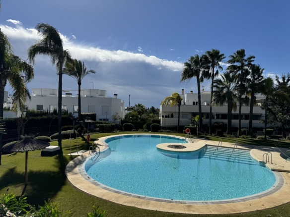 1 7980e48d732b6fc85c14b43b94d2aa54 1366