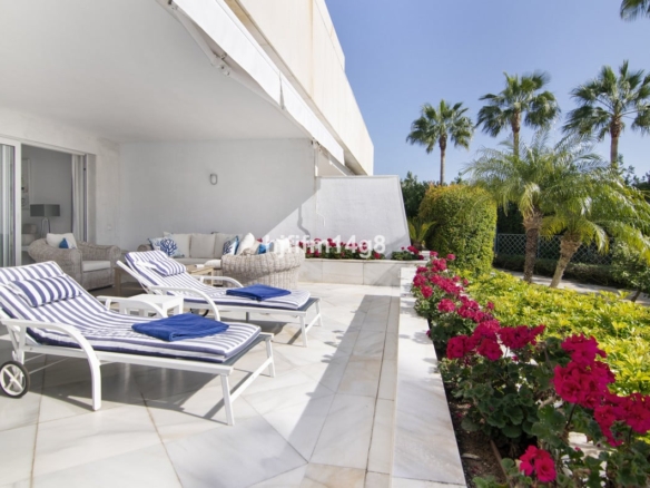 1 7980e48d732b6fc85c14b43b94d2aa54 1369