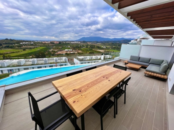 1 7980e48d732b6fc85c14b43b94d2aa54 1372