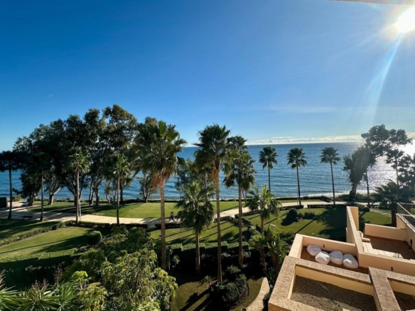 1 7980e48d732b6fc85c14b43b94d2aa54 1381