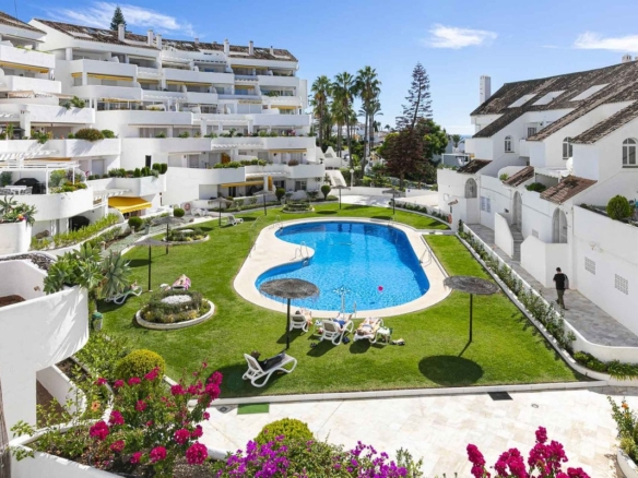 1 7980e48d732b6fc85c14b43b94d2aa54 1411