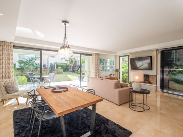 1 7980e48d732b6fc85c14b43b94d2aa54 1566