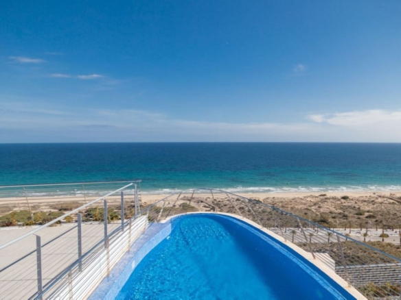 1 7980e48d732b6fc85c14b43b94d2aa54 1579