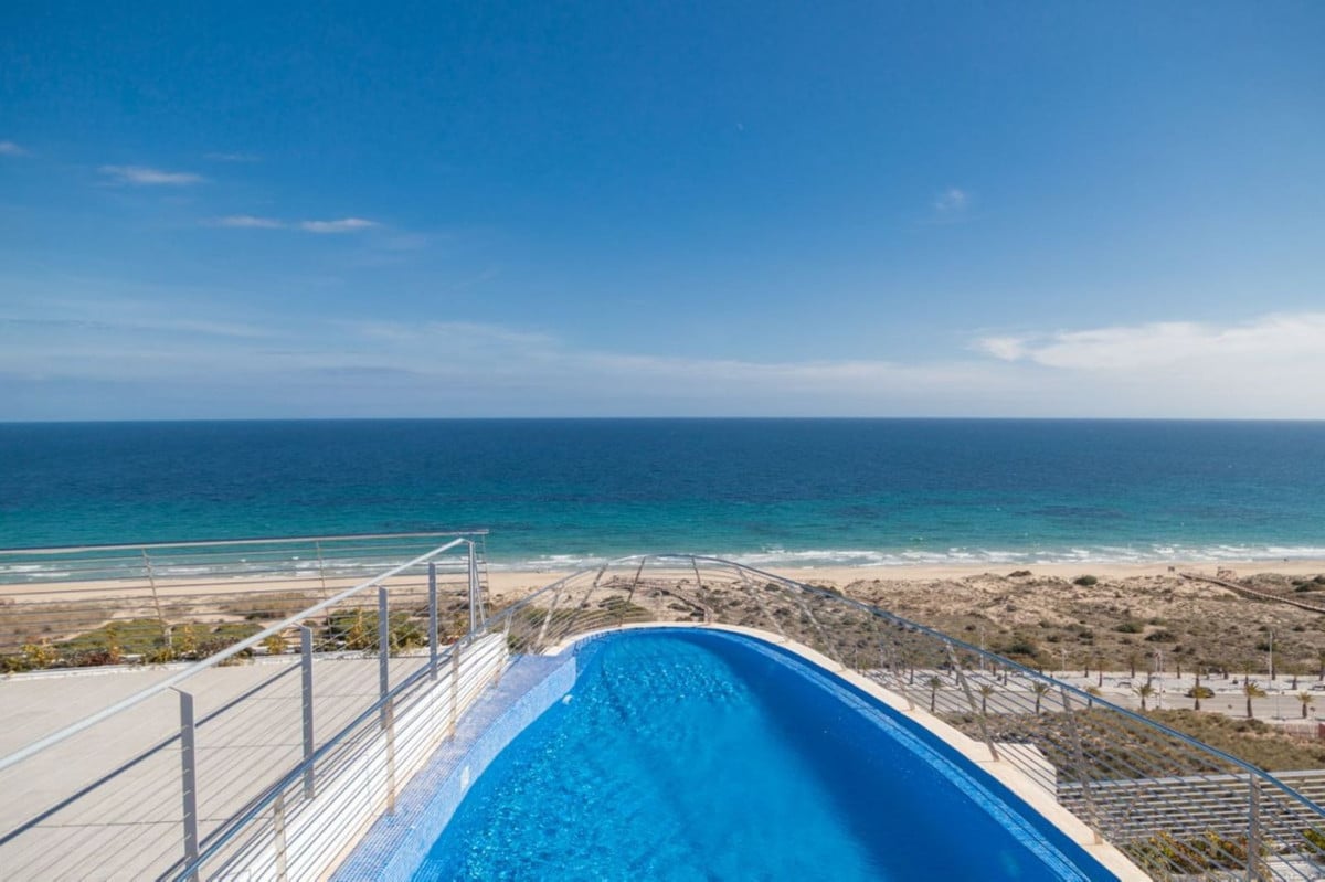 1-7980e48d732b6fc85c14b43b94d2aa54-1579