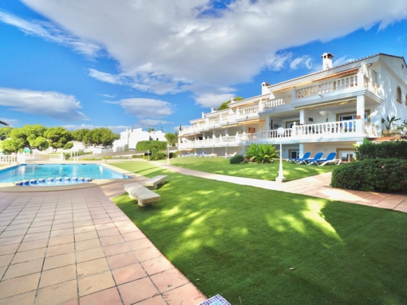 1 7980e48d732b6fc85c14b43b94d2aa54 1600