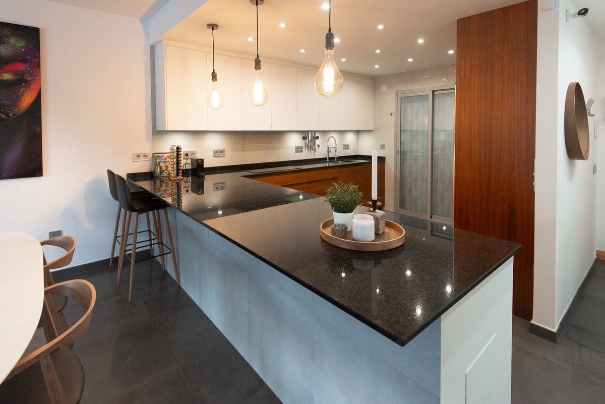 1-7980e48d732b6fc85c14b43b94d2aa54-1618