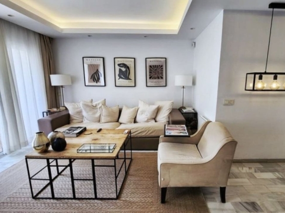 1 7980e48d732b6fc85c14b43b94d2aa54 1647