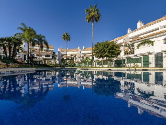 1 7980e48d732b6fc85c14b43b94d2aa54 1705