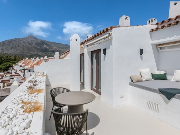 1 7980e48d732b6fc85c14b43b94d2aa54 1711