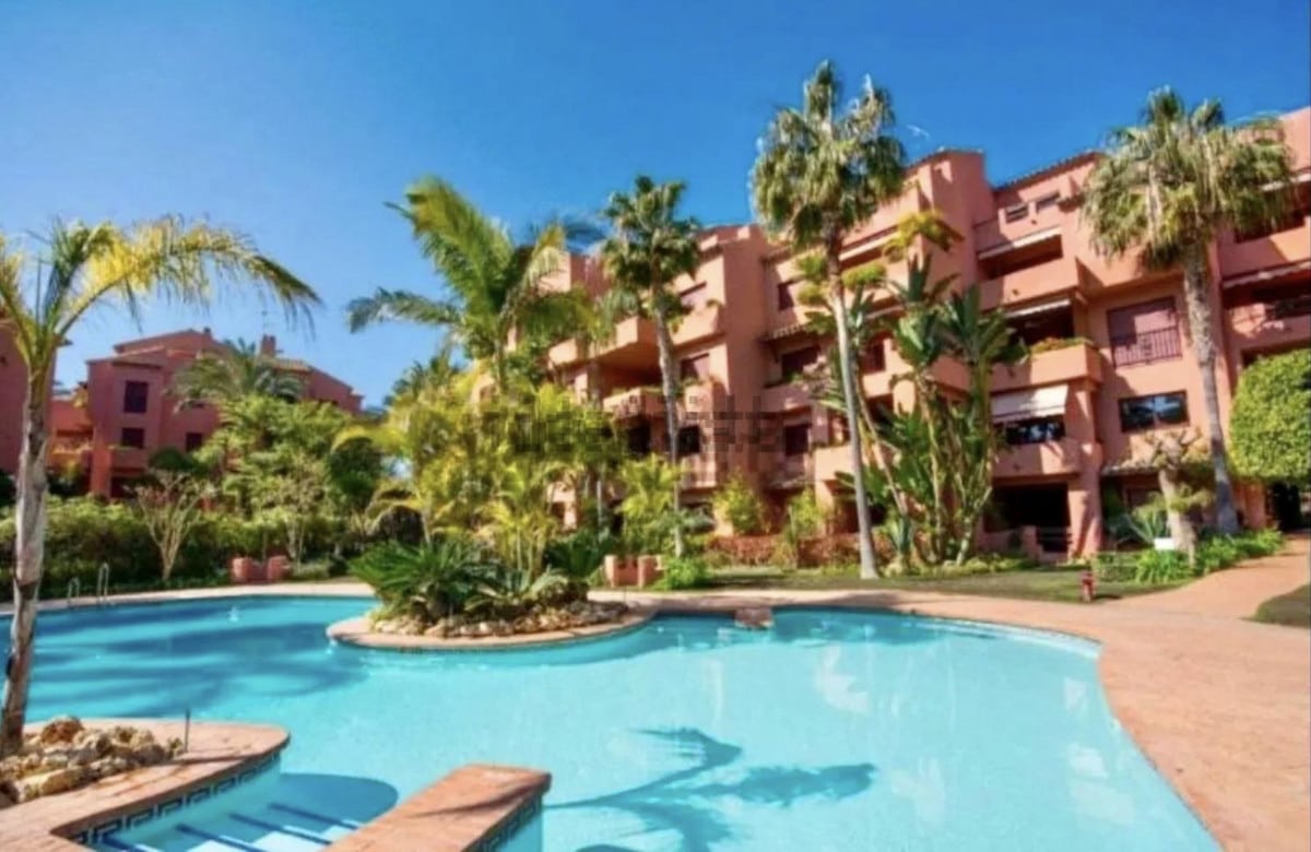 1 7980e48d732b6fc85c14b43b94d2aa54 1728