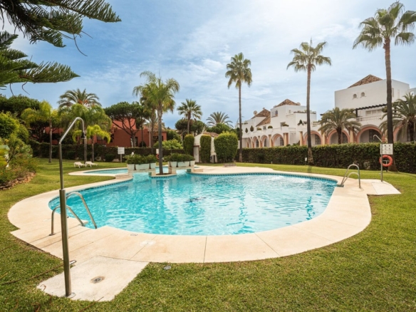 1 7980e48d732b6fc85c14b43b94d2aa54 1733