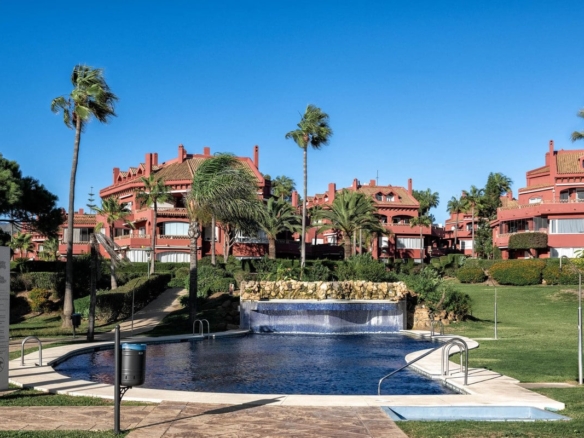 1 7980e48d732b6fc85c14b43b94d2aa54 1736