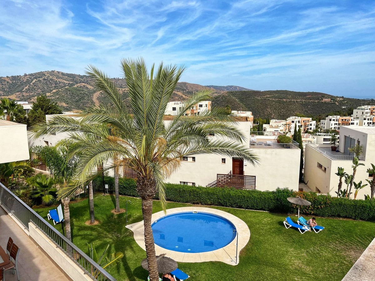 1-7980e48d732b6fc85c14b43b94d2aa54-1758