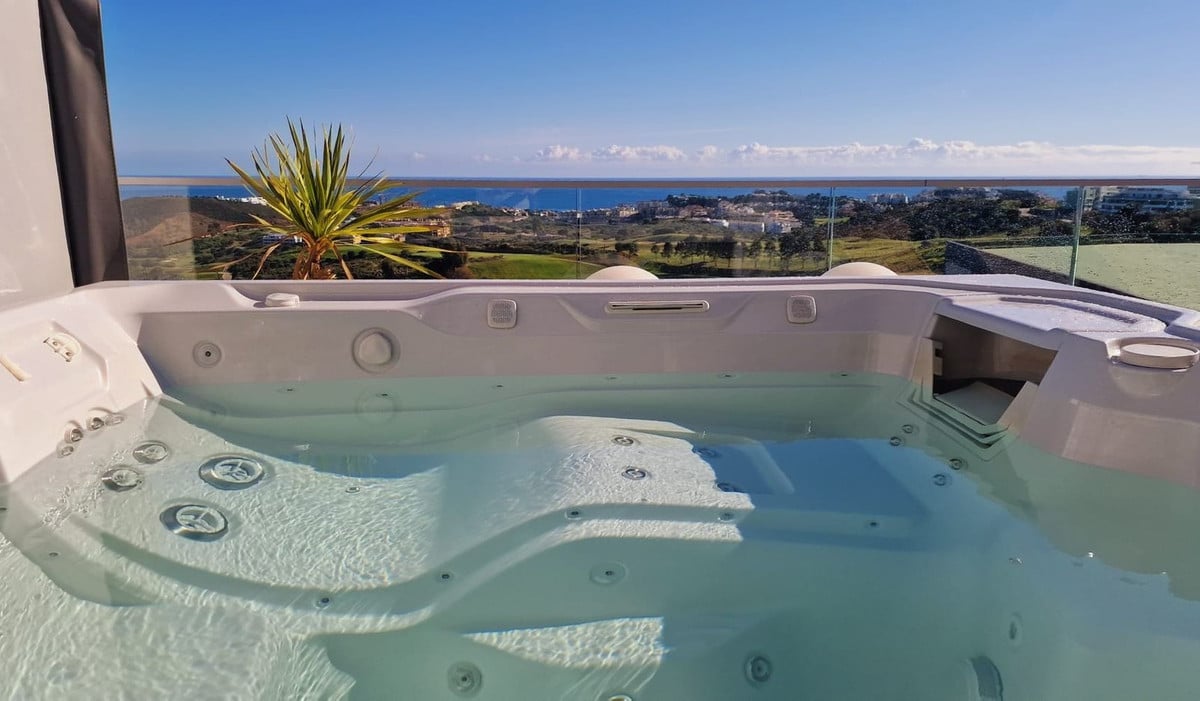 1 7980e48d732b6fc85c14b43b94d2aa54 1761