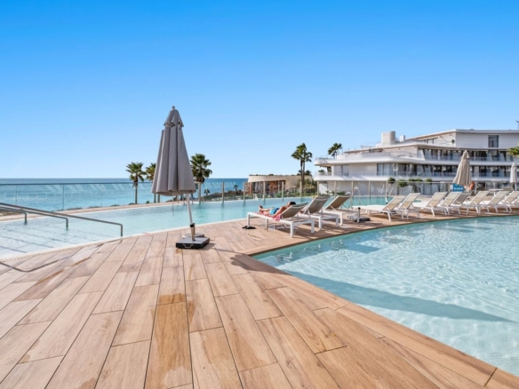 1 7980e48d732b6fc85c14b43b94d2aa54 1800