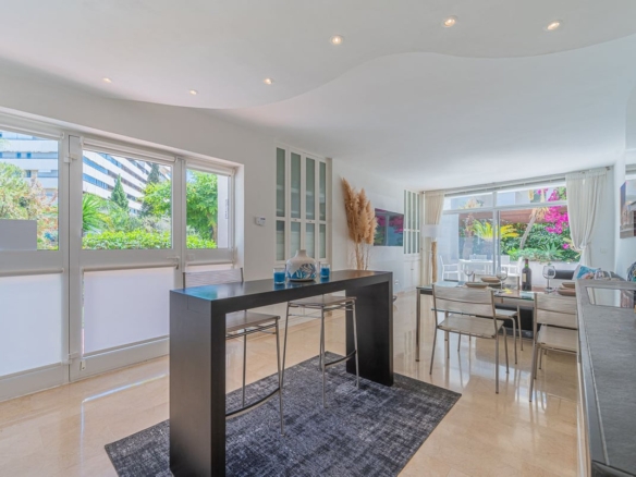 1 7980e48d732b6fc85c14b43b94d2aa54 1803