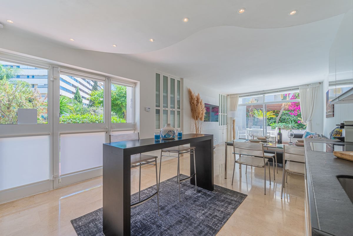 1-7980e48d732b6fc85c14b43b94d2aa54-1803