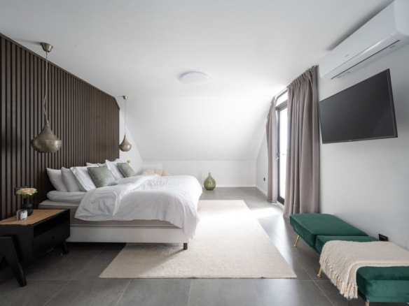 1 7980e48d732b6fc85c14b43b94d2aa54 1836