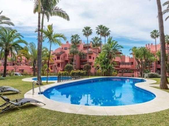 1 7980e48d732b6fc85c14b43b94d2aa54 1898