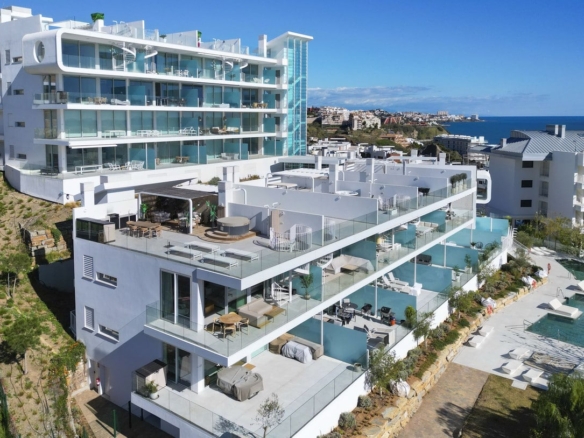 1 7980e48d732b6fc85c14b43b94d2aa54 1979