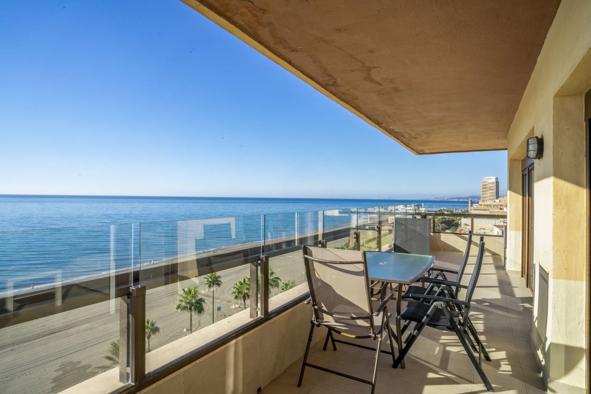 1 7980e48d732b6fc85c14b43b94d2aa54 2001