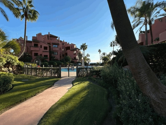 1 7980e48d732b6fc85c14b43b94d2aa54 2005