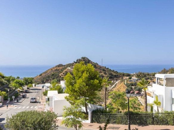 1 7980e48d732b6fc85c14b43b94d2aa54 2033