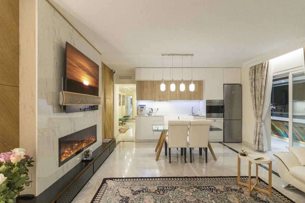 1-7980e48d732b6fc85c14b43b94d2aa54-2055