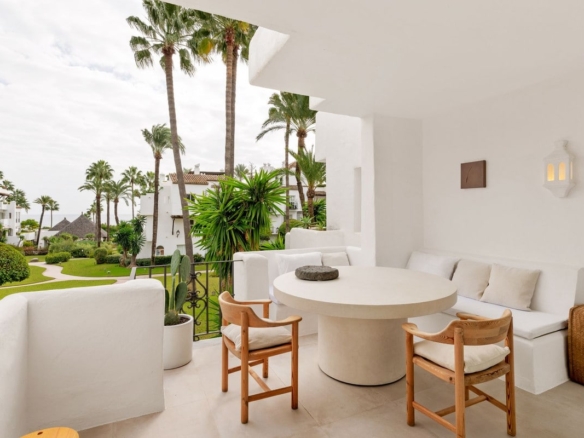 1 7980e48d732b6fc85c14b43b94d2aa54 2100