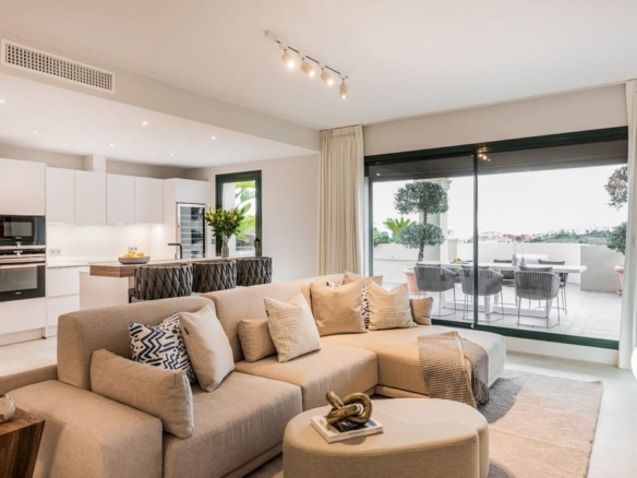 1 7980e48d732b6fc85c14b43b94d2aa54 2120