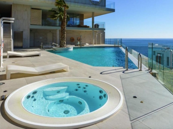 1 7980e48d732b6fc85c14b43b94d2aa54 2125