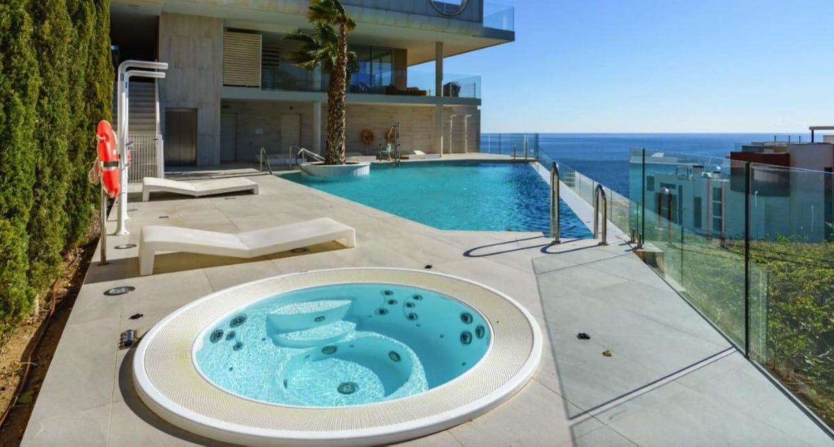 1-7980e48d732b6fc85c14b43b94d2aa54-2125