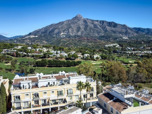 1 7980e48d732b6fc85c14b43b94d2aa54 2130