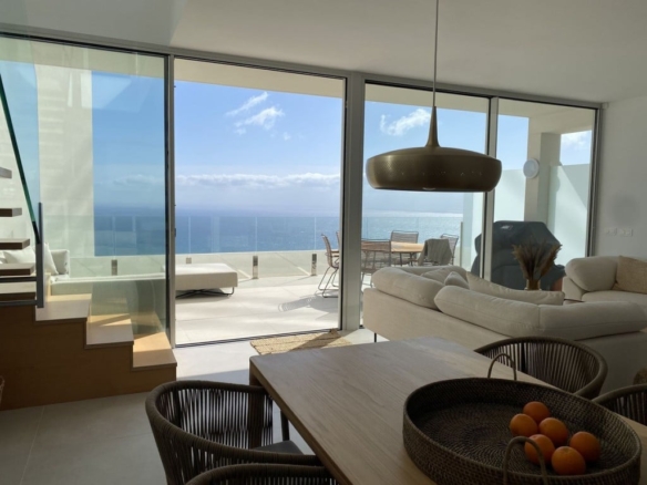 1 7980e48d732b6fc85c14b43b94d2aa54 2141