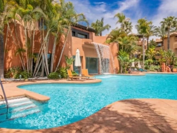 1 7980e48d732b6fc85c14b43b94d2aa54 2150