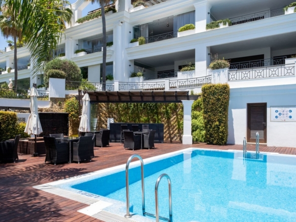 1 7980e48d732b6fc85c14b43b94d2aa54 2154