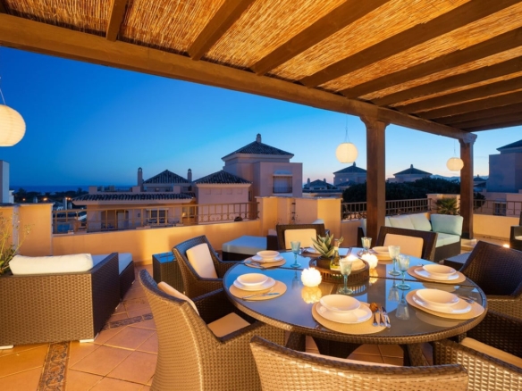 1 7980e48d732b6fc85c14b43b94d2aa54 2155